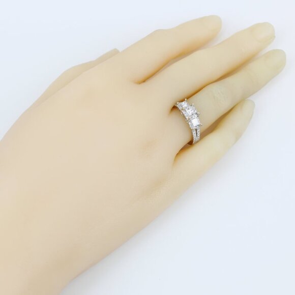 14K White Gold 3-Stone Princess Diamond Ring Round Accent Anniversary Cocktail - Picture 7 of 7